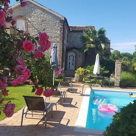 Villa Lucija With Pool And Tennis Court Near Funtana