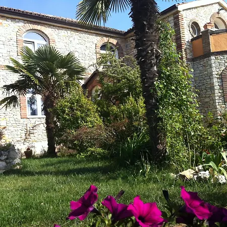 Villa Lucija With Pool And Tennis Court Near Funtana